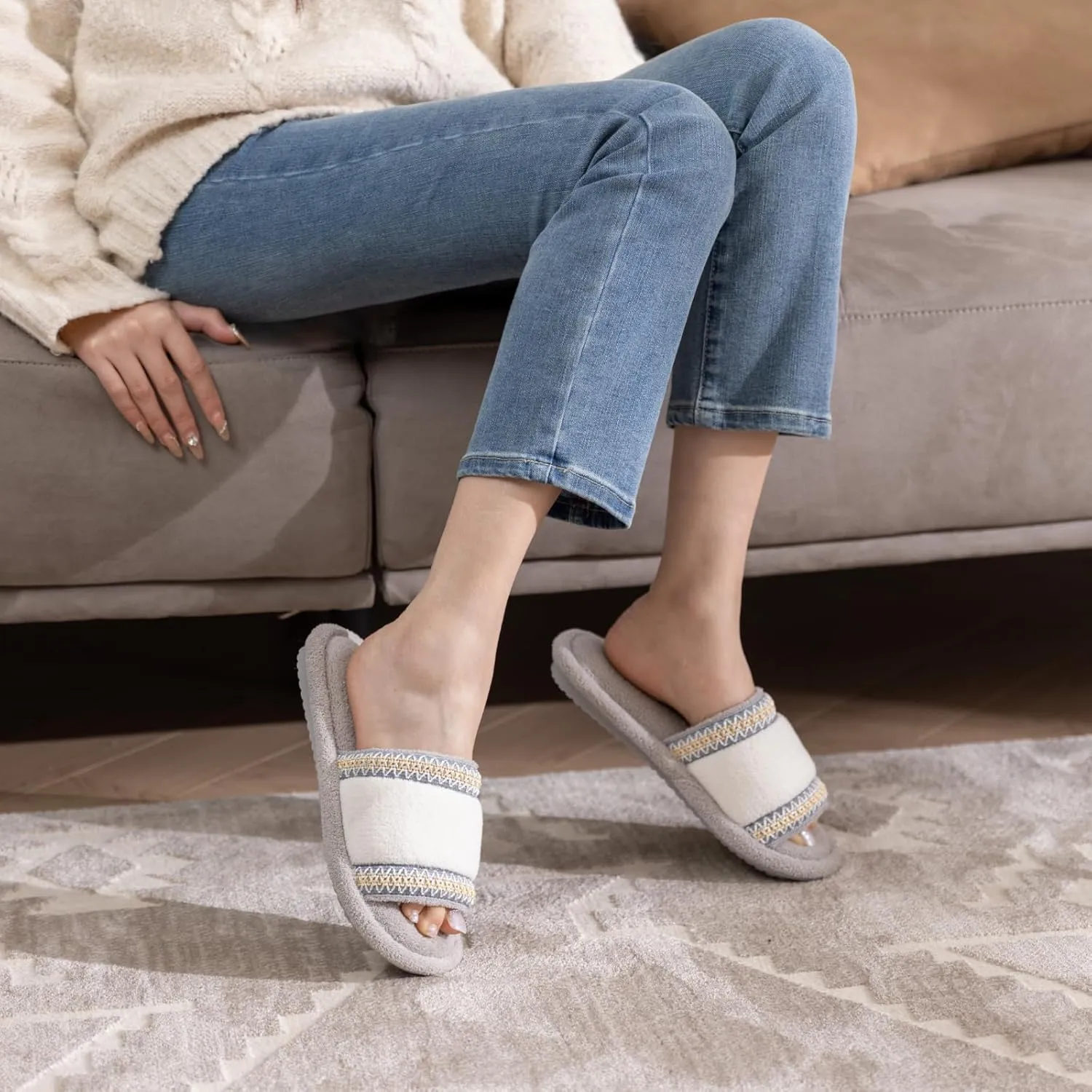 Women's Open Toe Slippers with Memory Foam Fuzzy House Slippers Indoor Outdoor Soft Anti-Skid Warm Gifts for Women Mom